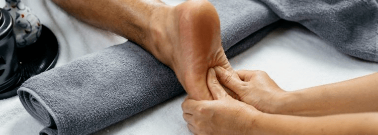 masaż stóp w celu zwiększenia potencji